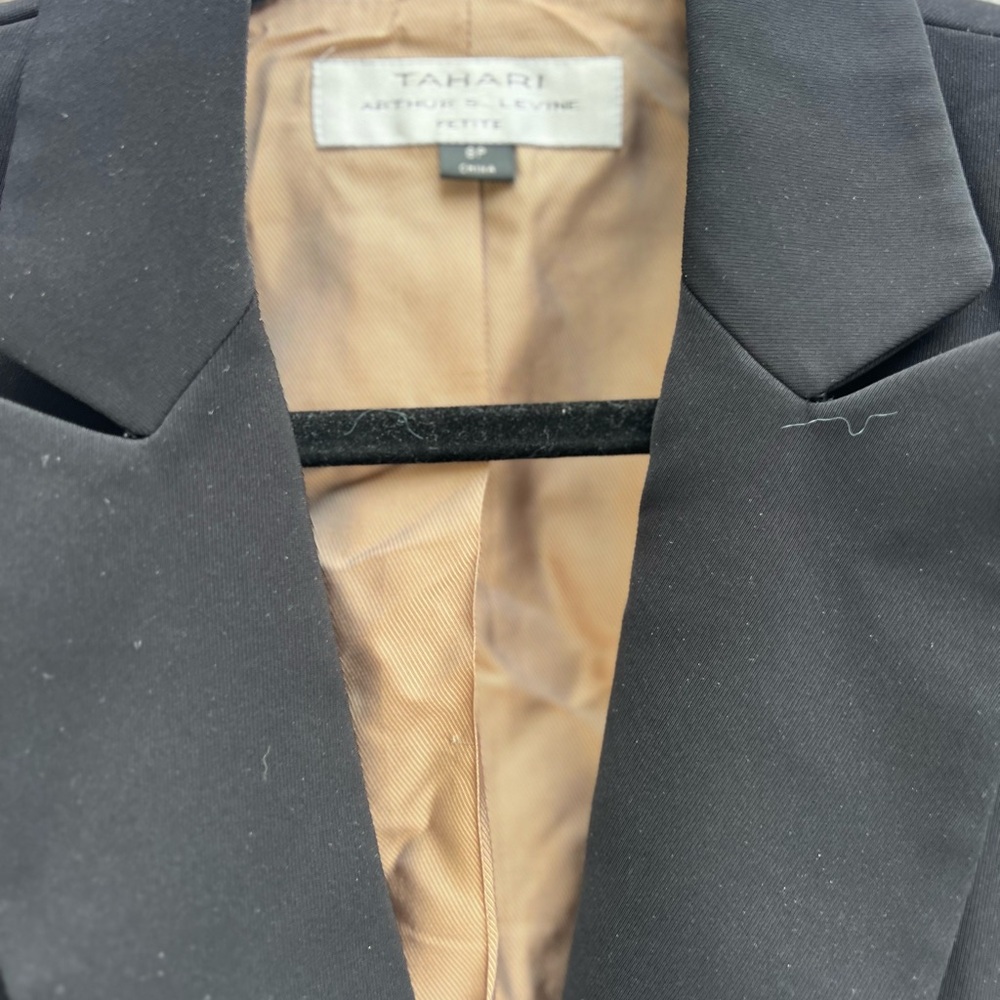 TAHARI Black Blazer With Gold Zipper Pockets Women’s 8 Petite - Picture 4 of 12